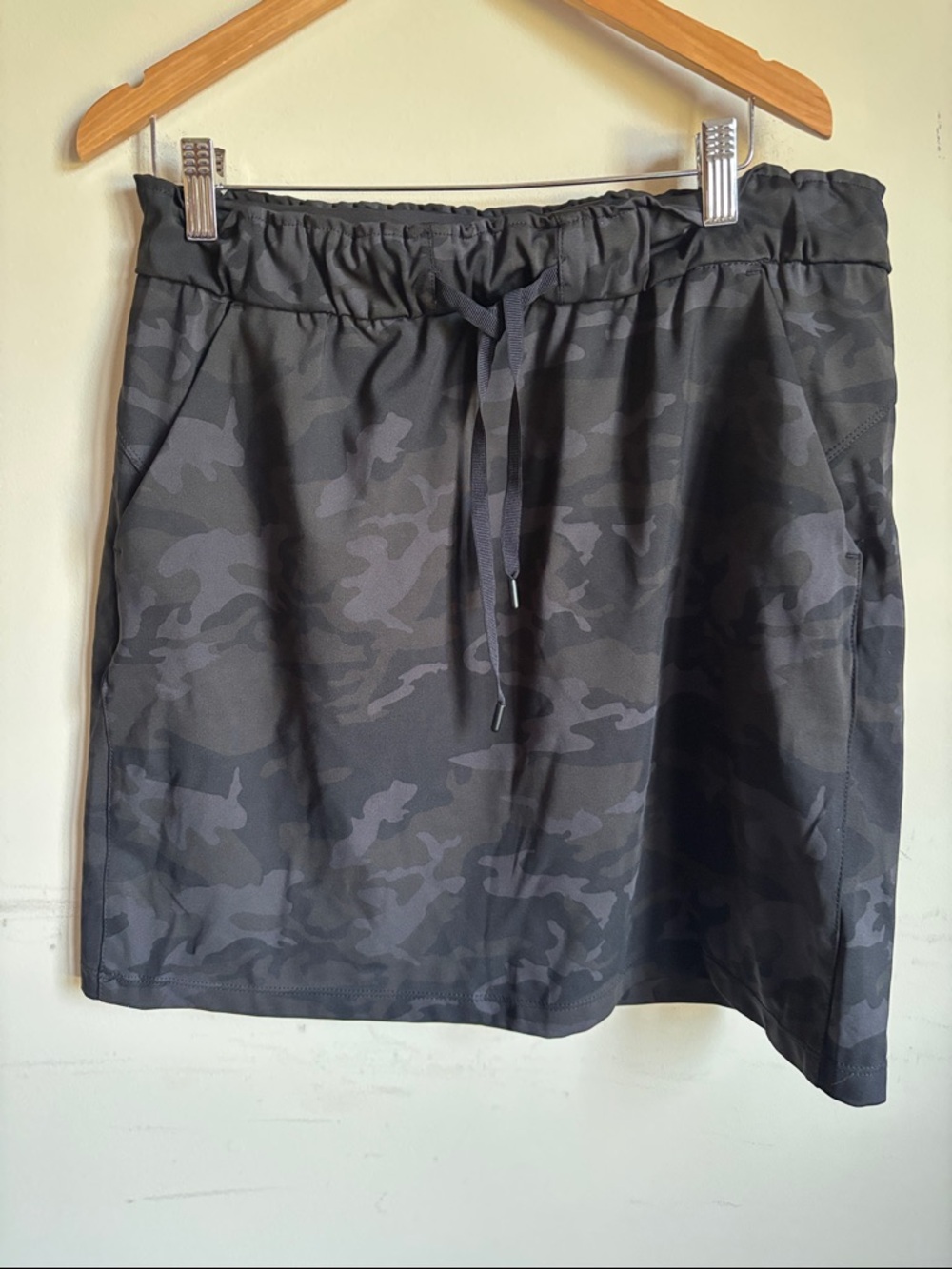 Women's Hilary Radley Camouflage Drawstring Mini Skirt - Black Camo